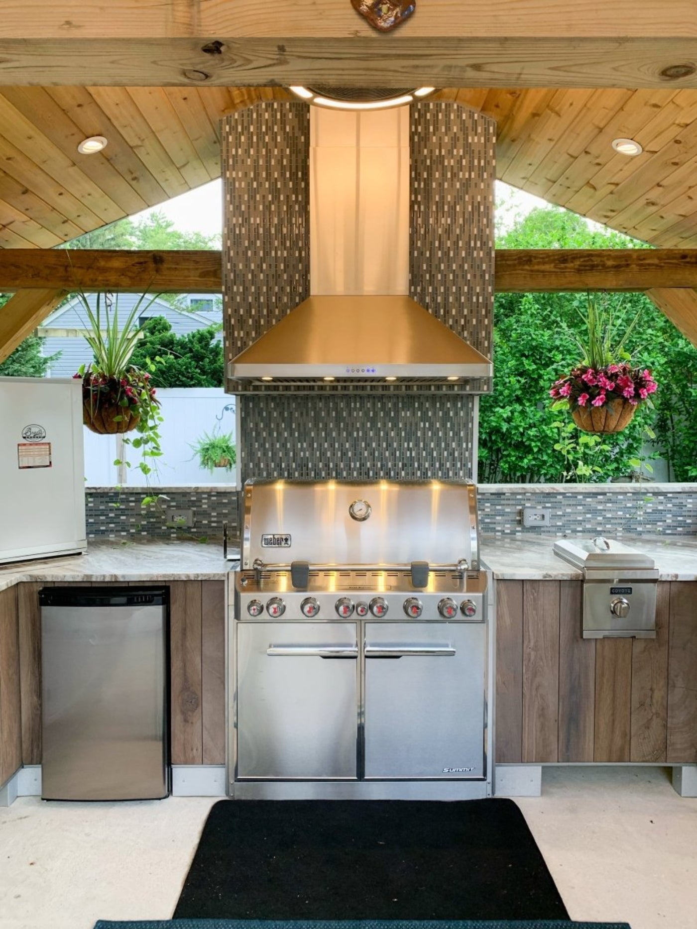 Proline Indoor/Outdoor Wall-Mounted Range Hood, Ducted, 900/1200 CFM, Stainless Steel Finish - PLJW 129