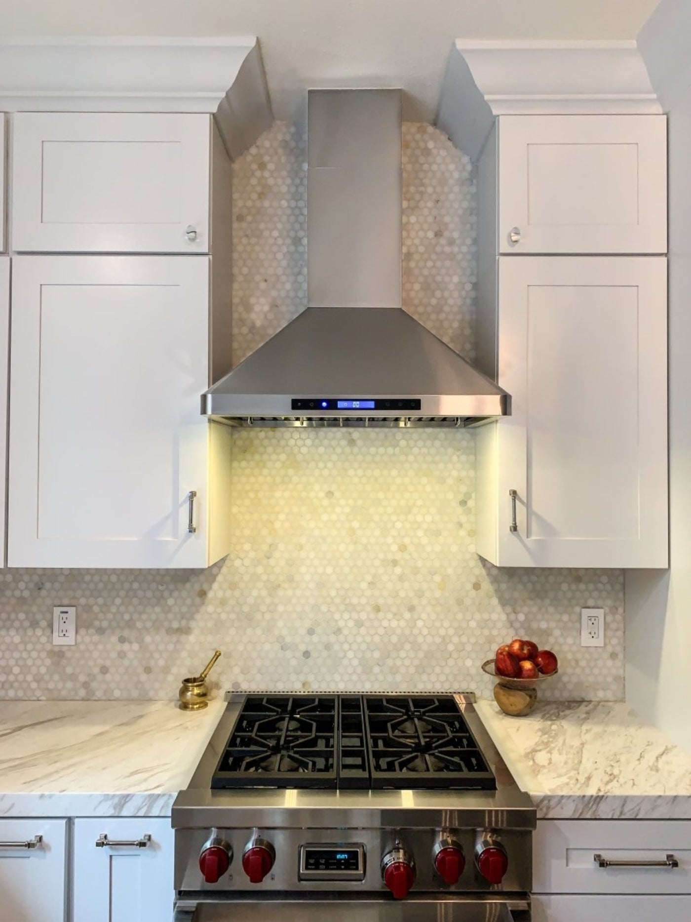 ProLine Wall Mounted Range Hood in Stainless Steel Modern Design, 900 CFM - PLFW 129E