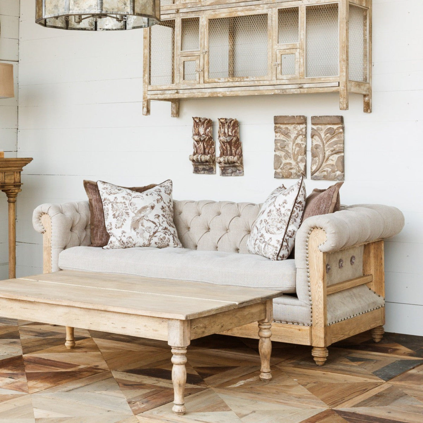 Park Hill Collections Country French Hillcrest Tufted Sofa  - EFS81664