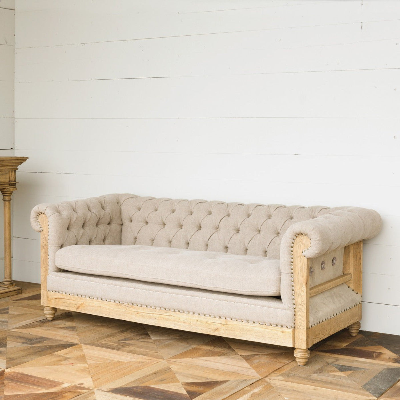 Park Hill Collections Country French Hillcrest Tufted Sofa  - EFS81664