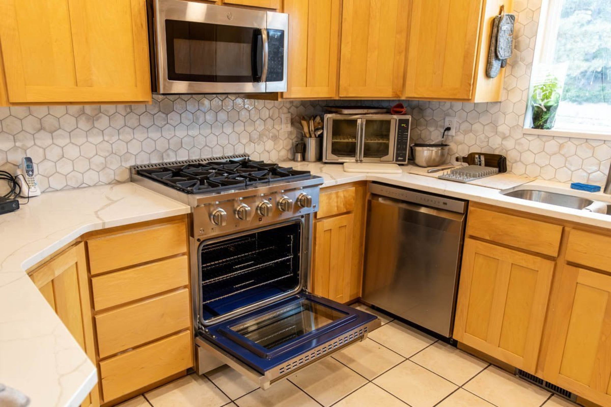 Proline PLSR 30, 36, and 48" Gas Range - 15,000 BTUs Available in Stainless Steel, Matte Black, Gloss White options - PLSR 30GG