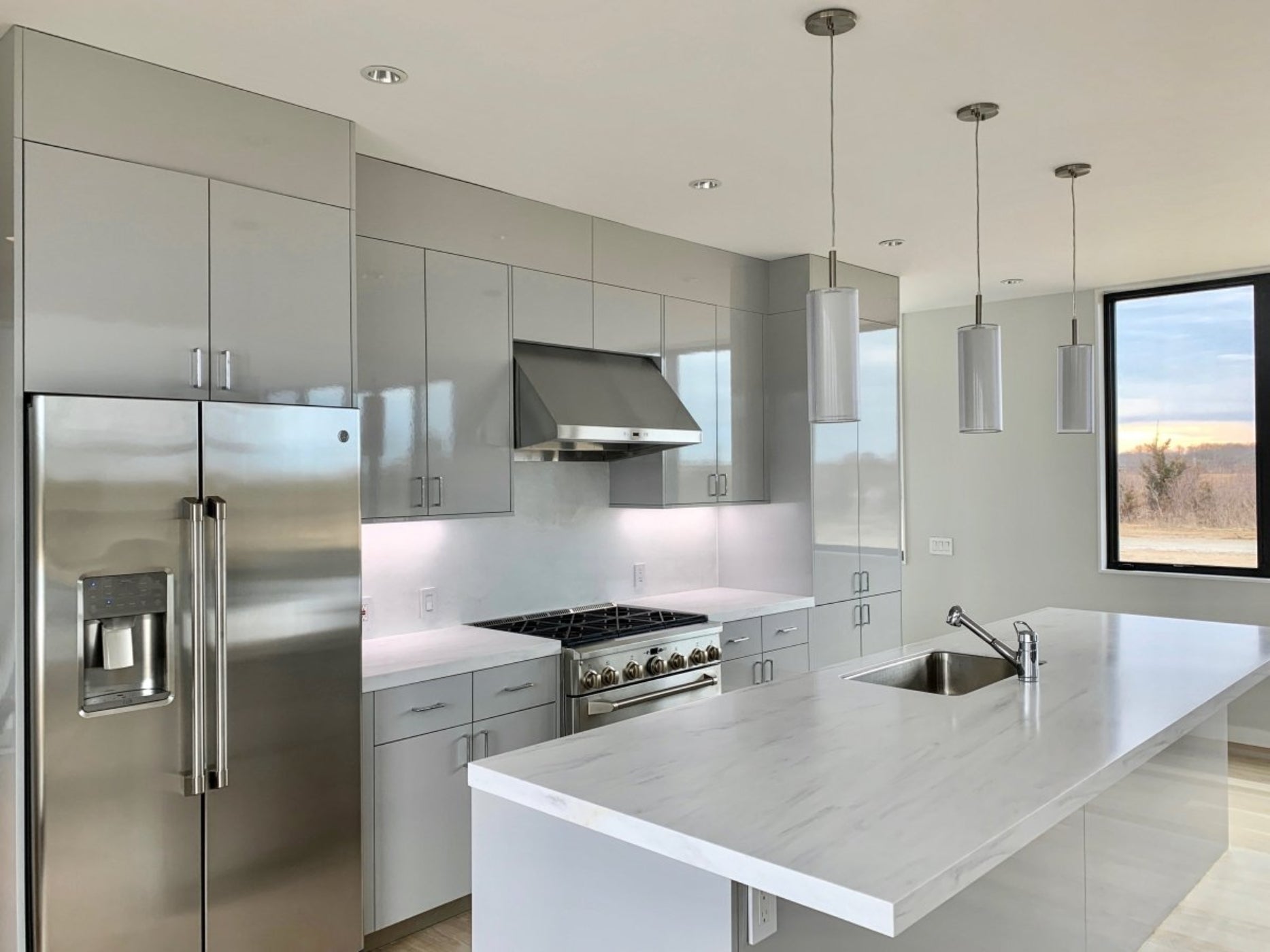 Proline Under-Cabinet Range Hood, Convertible to Ductless, 1000/2000 CFM, Stainless Steel Finish Proline - PLFW 832