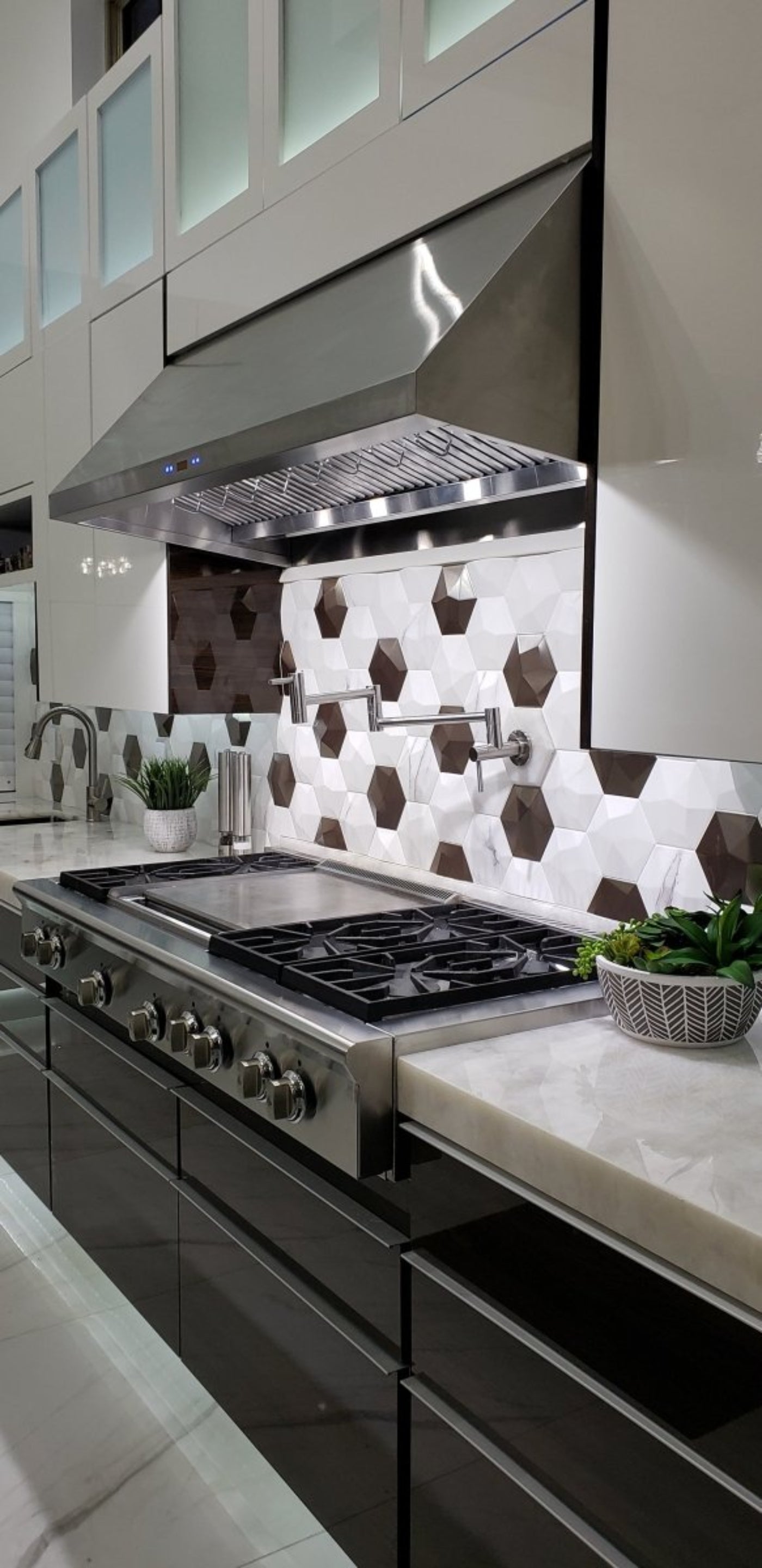 Proline Under-Cabinet Range Hood, Convertible to Ductless, 1000/2000 CFM, Stainless Steel Finish Proline - PLFW 832